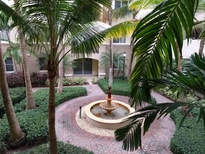 3210 Renaissance Way, Unit 210 in Boynton Beach, FL - Foto de edificio - Building Photo