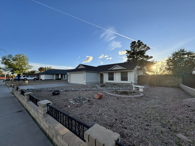 210 S Elm St in Chandler, AZ - Building Photo - Building Photo