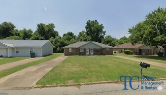 19-21-21 Lennon Cove in Jackson, TN - Building Photo