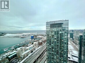 35-5335 Mariner Terrace in Toronto, ON - Building Photo - Building Photo
