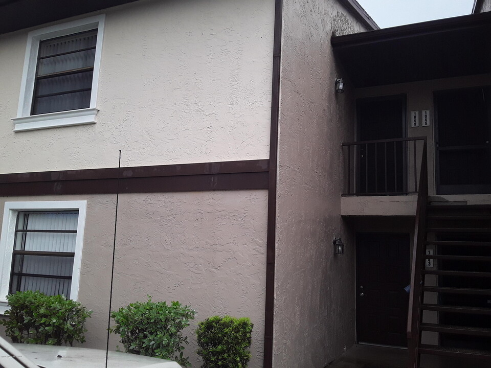 1049 June Dr in Melbourne, FL - Building Photo