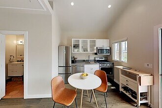 1205 Blanchard St in Santa Barbara, CA - Foto de edificio - Building Photo