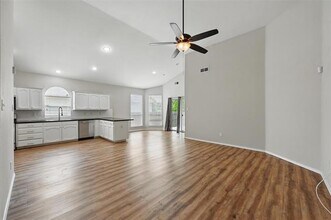 7464 Maroon Dr in Fort Worth, TX - Building Photo - Building Photo