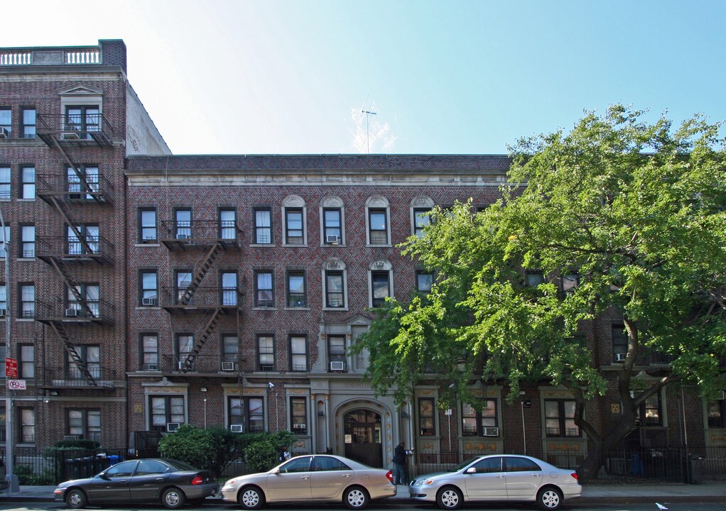 Pendant Hall in Brooklyn, NY - Building Photo