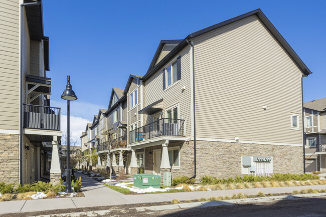 421 Legacy Blvd SE in Calgary, AB - Building Photo - Building Photo