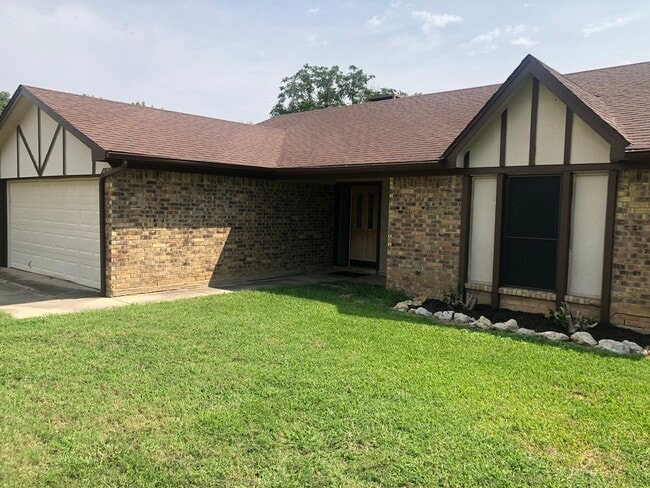 7528 Clover Ln
