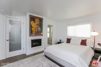 1264 Ozeta Terrace-Unit -Apt 302 in West Hollywood, CA - Building Photo - Building Photo