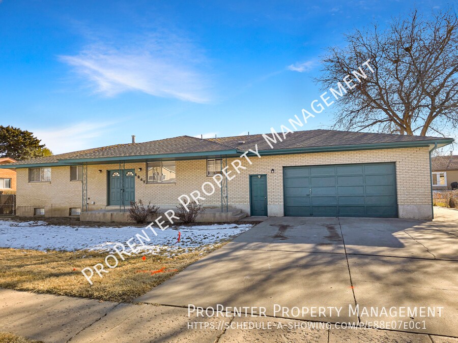 1347 W 1800 N in Clinton, UT - Building Photo