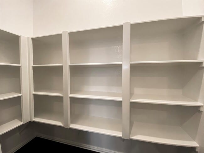 property at 31302 Whitfield Ct