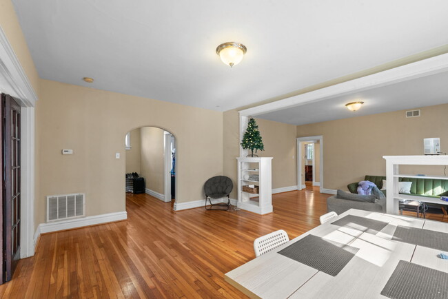 740 Leland Ave in University City, MO - Building Photo - Building Photo