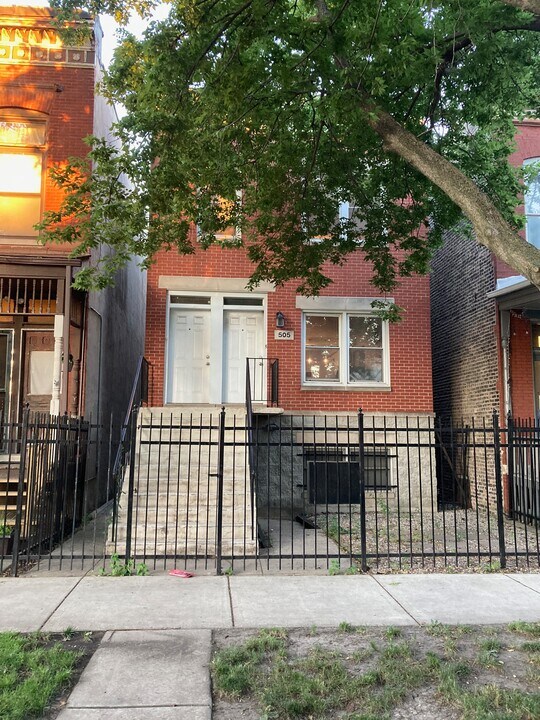 505 S Claremont Ave in Chicago, IL - Building Photo