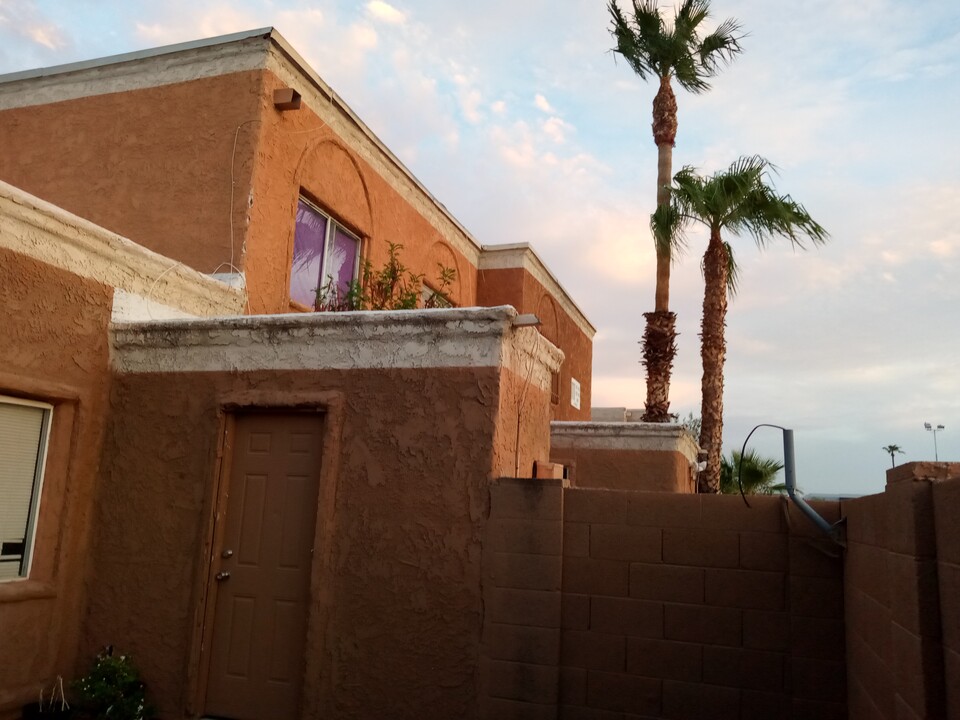 4031 S 44th Way in Phoenix, AZ - Building Photo