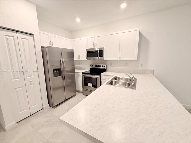 2620 SE 11th Ct in Homestead, FL - Foto de edificio - Building Photo