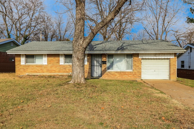 property at 933 Lebon Dr