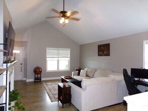 204 Murdock Way in New Bern, NC - Building Photo - Building Photo