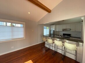 422 Ashland Ave, Unit A in Santa Monica, CA - Building Photo - Building Photo