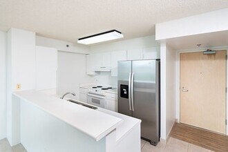 1450 Young St in Honolulu, HI - Building Photo - Building Photo