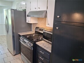 418 Cottonwood Dr in Copperas Cove, TX - Foto de edificio - Building Photo