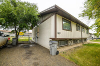 9310-93108 108 Ave in Grande Prairie, AB - Building Photo - Building Photo