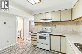 83 Sherwood Rd E in Ajax, ON - Building Photo - Building Photo
