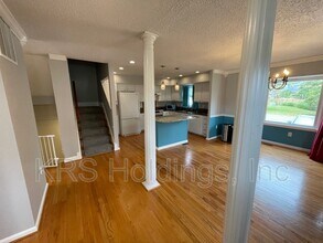5327 Lake Cove Ct in Alexandria, VA - Building Photo - Building Photo