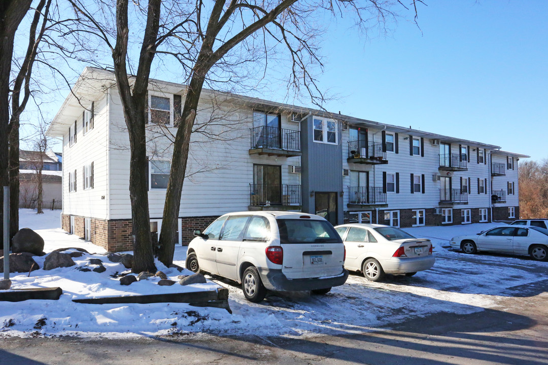 850 N Pleasant Hill Blvd in Pleasant Hill, IA - Building Photo