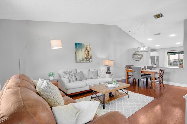 13155 Chadwick Ct in Wellington, FL - Building Photo - Building Photo