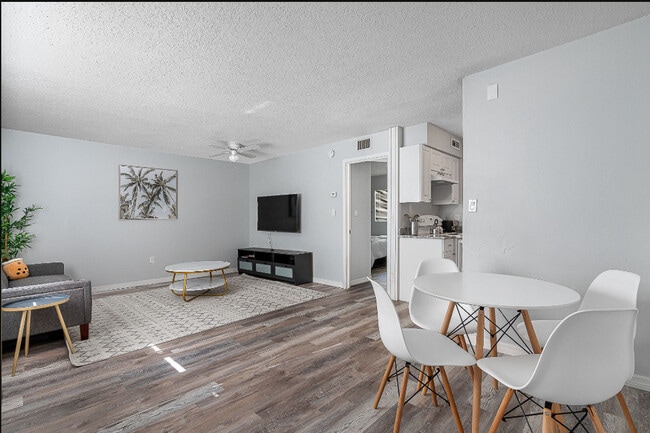 13104-13108 Leisure Wood Pl