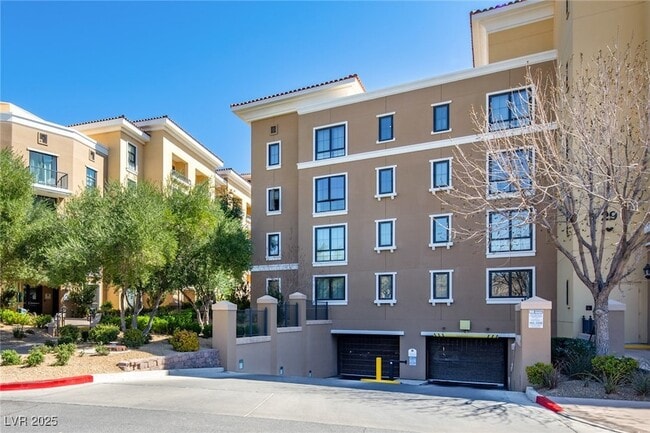 29 Montelago Blvd, Unit 318 in Henderson, NV - Building Photo - Building Photo