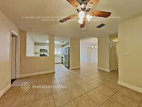 11313 SW 74th St in Miami, FL - Building Photo - Building Photo