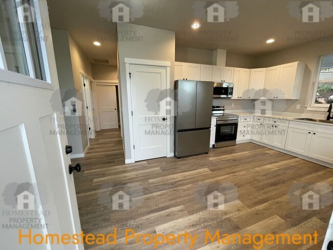 1150 Ridgewood Ave in Salem, OR - Building Photo - Building Photo