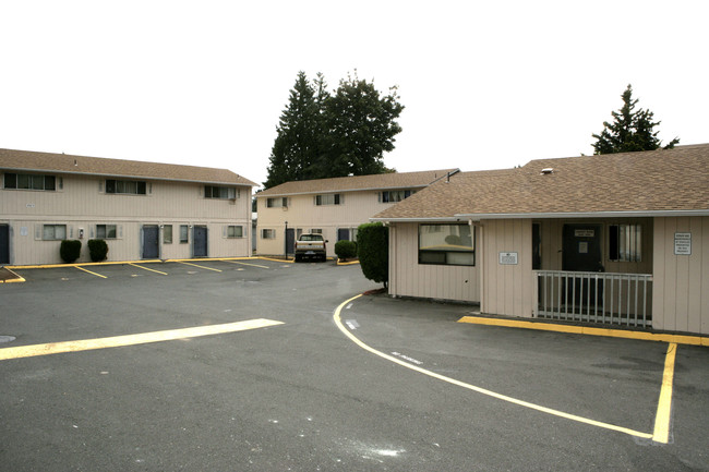 Riverside Villa in Milwaukie, OR - Building Photo - Building Photo