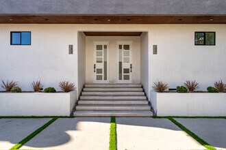 1807 S Longwood Ave in Los Angeles, CA - Building Photo - Building Photo