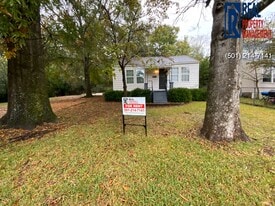 131 S 2nd St in Benton, AR - Building Photo