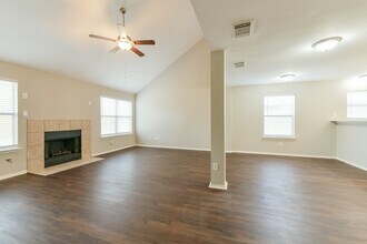 6030 NW Creek Cir in Houston, TX - Building Photo - Building Photo