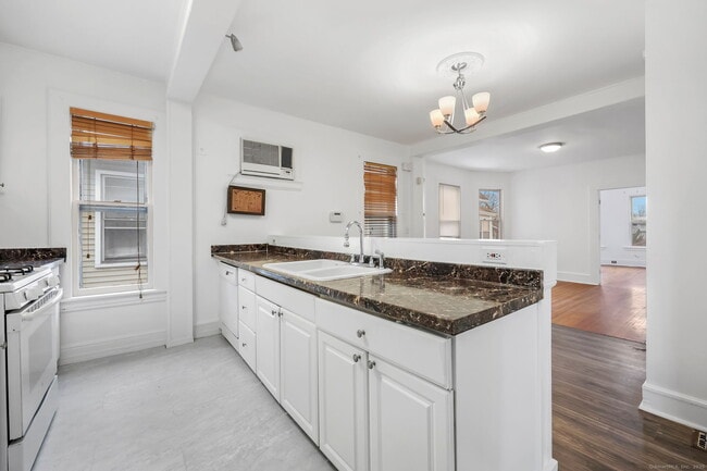 179 Beechwood Ave in Bridgeport, CT - Building Photo - Building Photo