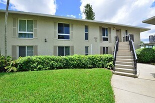 229 Palm Dr in Naples, FL - Building Photo