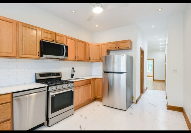 2855 N Spaulding Ave in Chicago, IL - Building Photo - Building Photo