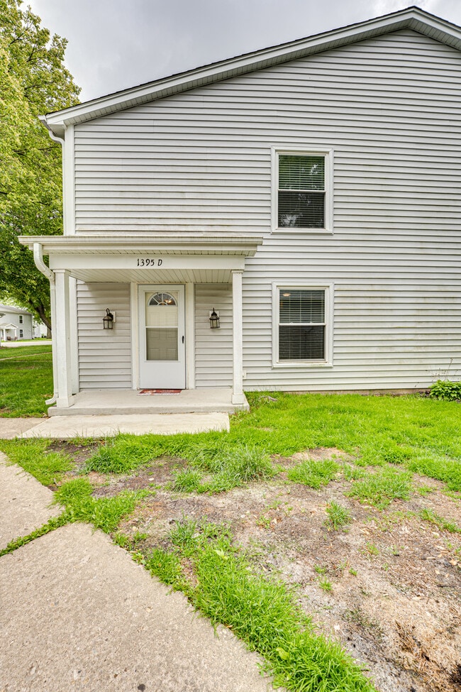 property at 1395 S Glen Cir