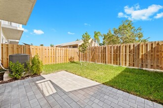 1389 SE 7th Ter in Homestead, FL - Building Photo - Building Photo