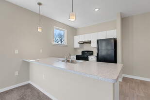 Masons Creek Flats in Mount Laurel, NJ - Building Photo