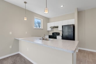 Masons Creek Flats in Mount Laurel, NJ - Building Photo - Building Photo