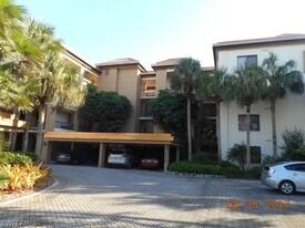 6770 Pelican Bay Blvd in Naples, FL - Building Photo