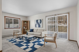 Arrowhead Apartments and Townhomes in La crosse, WI - Building Photo