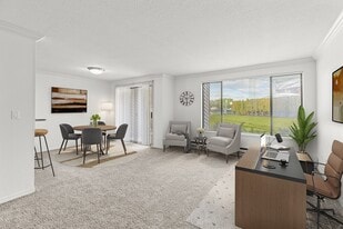 Yarrowood Highlands in Bellevue, WA - Building Photo