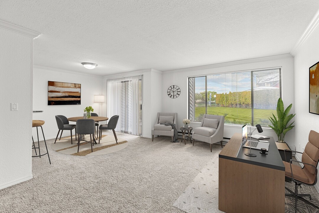 Yarrowood Highlands in Bellevue, WA - Building Photo