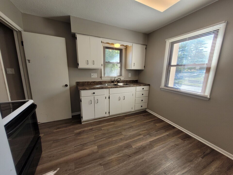 101 Loomis Ave in Des Moines, IA - Building Photo