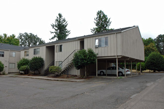 Greenbriar Apartments in Salem, OR - Building Photo - Building Photo