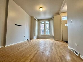 1123 N Hoyne Ave, Unit Unit 1 in Chicago, IL - Building Photo - Building Photo