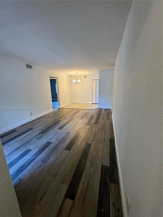 103 Gardens Dr in Pompano Beach, FL - Building Photo
